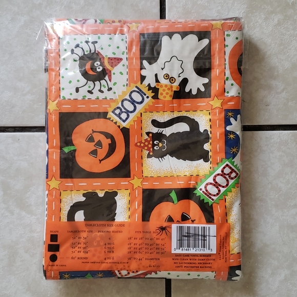 NEW Halloween Party Vinyl Tablecloth Round 60" BOO! Pumpkin Cat Ghost - Picture 2 of 4